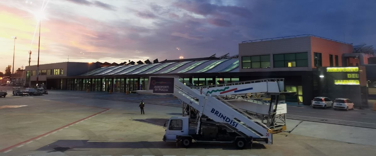 TUI fly BDS Terminal – Brindisi Airport